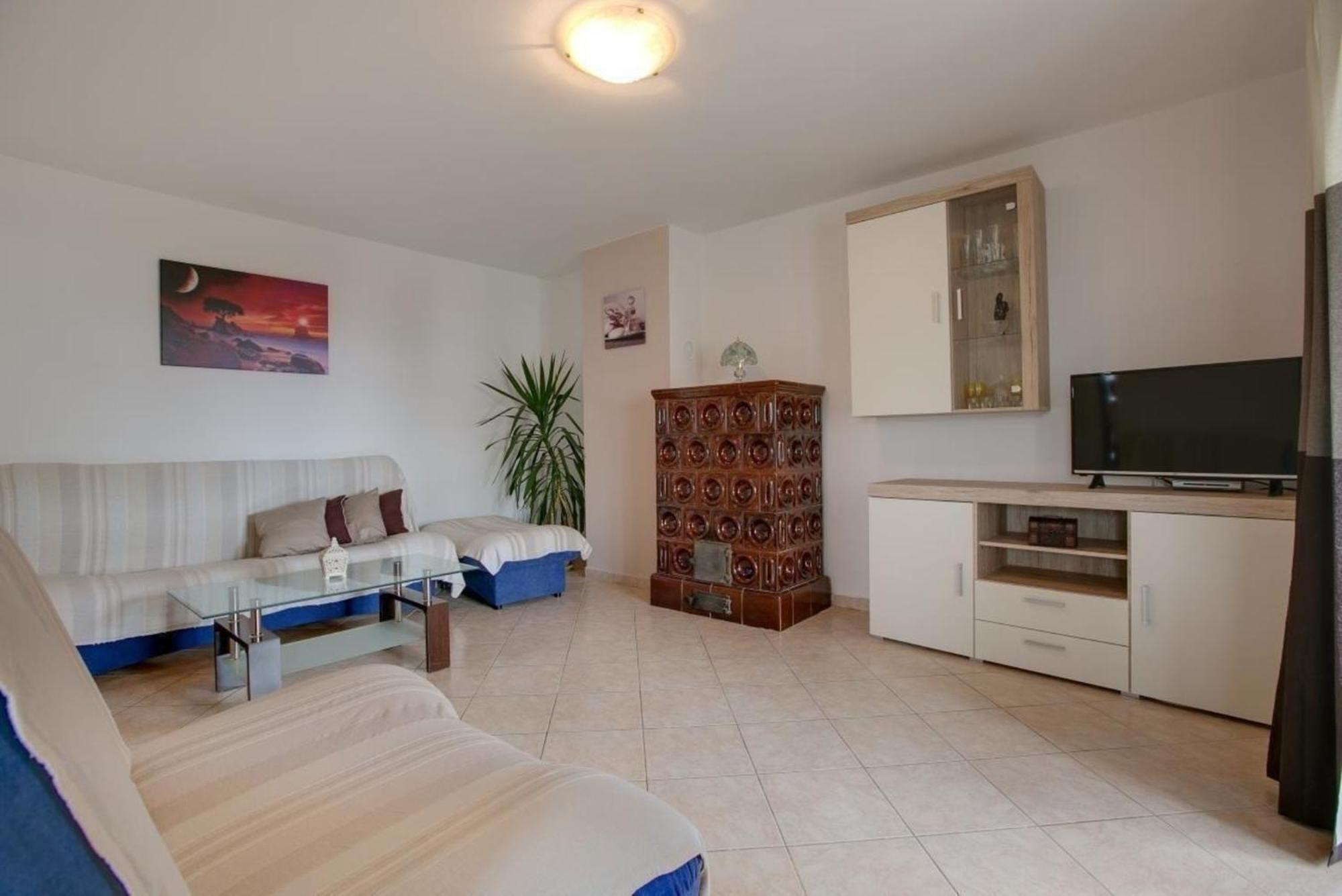 Appartement In Pula Mit Terrasse, Garten Und Grill Štinjan Kültér fotó